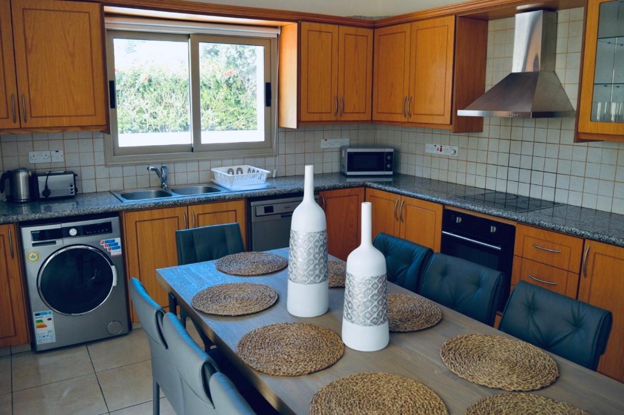 Luxury Villa Phaedra Klorakas Exterior photo