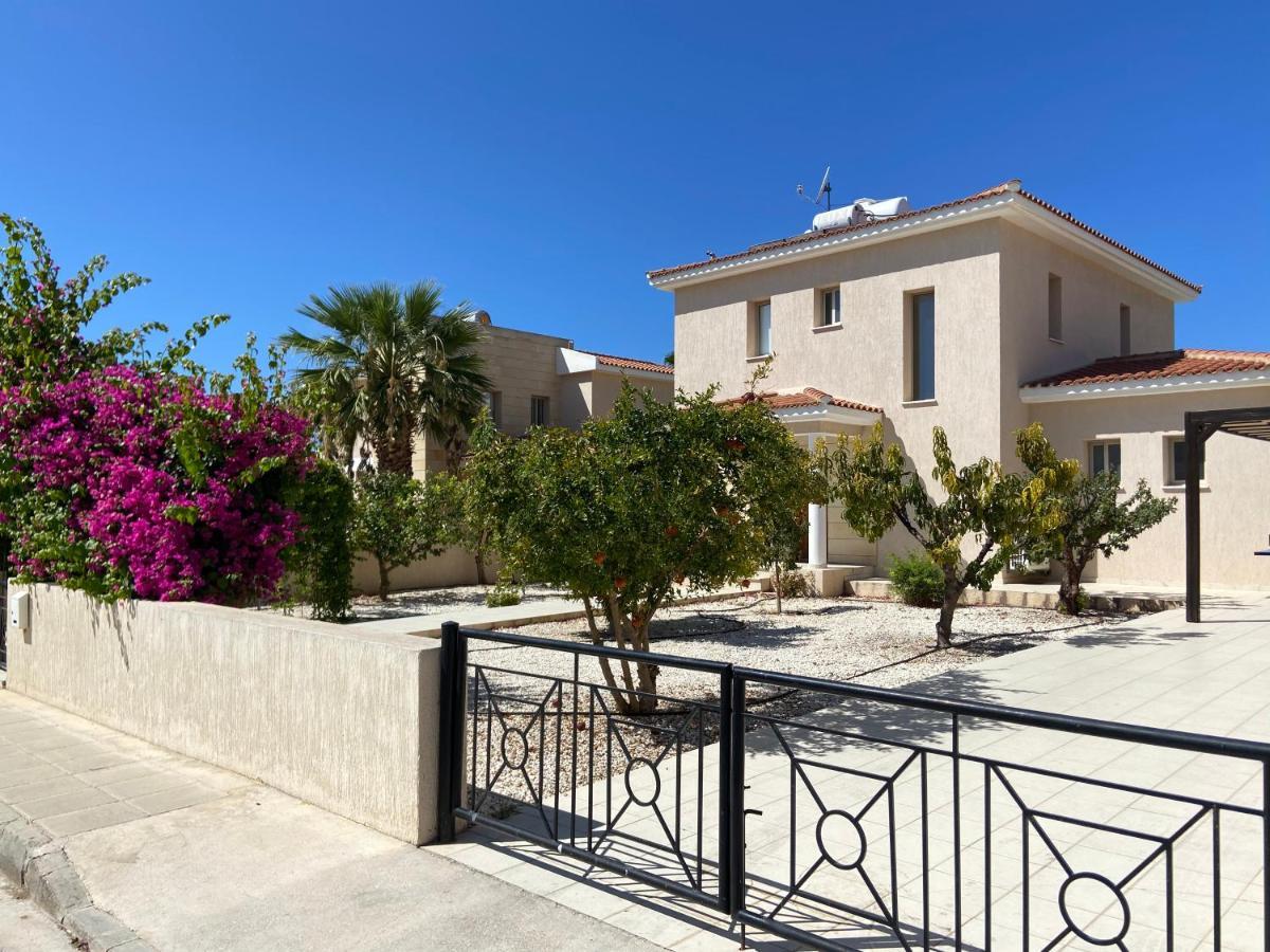 Luxury Villa Phaedra Klorakas Exterior photo